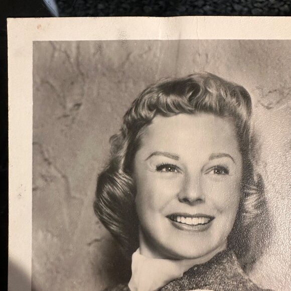 Vintage June Allyson Black & White Signed Headshot Photograph 5x4 Inch - Picture 6 of 14